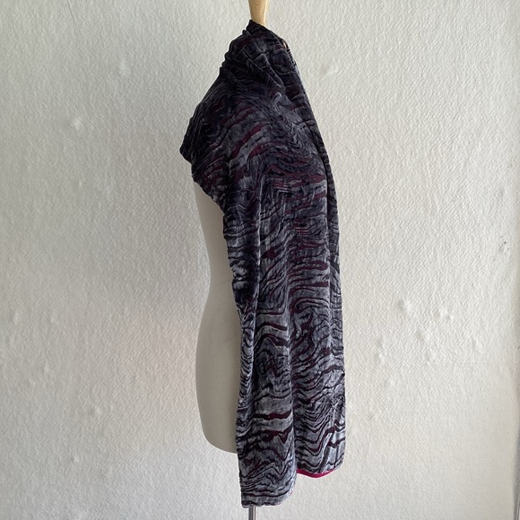 Shimmery silver gray silk blend lined burnout velvet whimsygoth scarf 68” x 15” - Picture 5 of 9